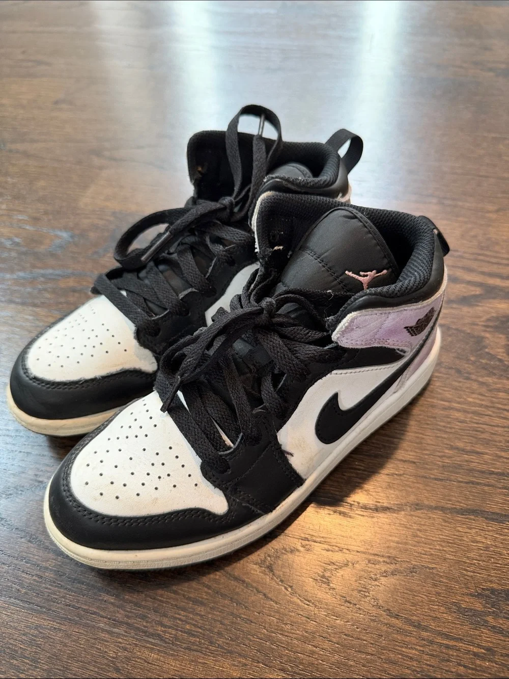 Nike Girls Air Jordan Black and White High-Top Sneakers Size 2.5
